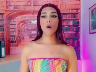 emeli-roushot Live Webcam on CamSoda