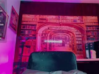 emeli-roushot's CamSoda show and profile