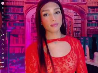 emeli-roushot Live Webcam on CamSoda
