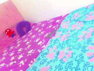 emeli-roushot live cam