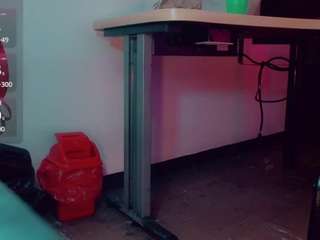 emeli-roushot Sex Cam Show