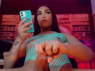 emeli-roushot Sex Cam Show