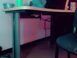 emeli-roushot Sex Cam Show
