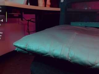 emeli-roushot live webcam show
