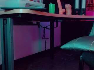 emeli-roushot