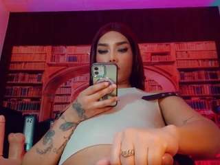 emeli-roushot live cam