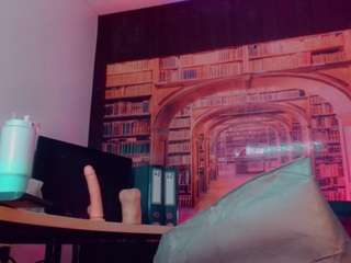 emeli-roushot live cam preview