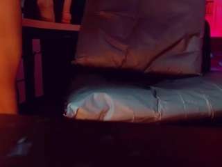 emeli-roushot live cam preview