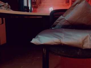 emeli-roushot live cam preview