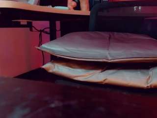 emeli-roushot live cam preview