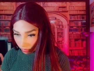 emeli-roushot live cam preview