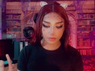 emeli-roushot live cam preview