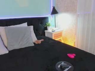 Freya Naughtiness live cam preview