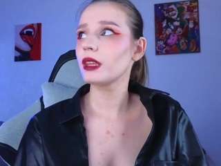 Monicaerotic's live stream