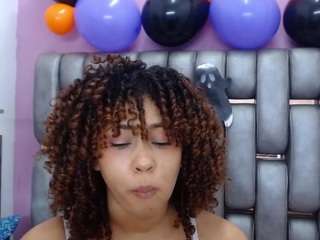 RebeccaMils live cam preview