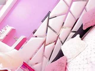 vanessapintoo's CamSoda show and profile