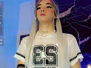zara-gill Live Webcam on CamSoda