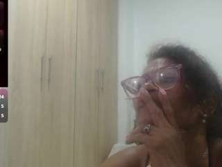 bustyxmilf webcam