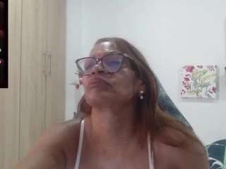 bustyxmilf webcam model