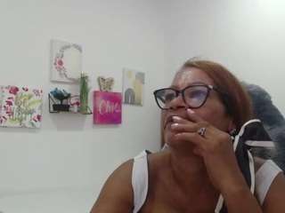 bustyxmilf