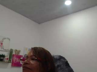 bustyxmilf