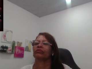 bustyxmilf Live Webcam on CamSoda