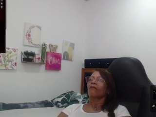 bustyxmilf