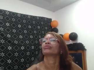 bustyxmilf webcam model
