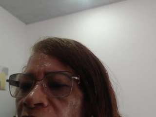 bustyxmilf webcam model