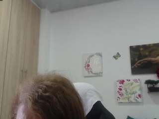 bustyxmilf's CamSoda show and profile