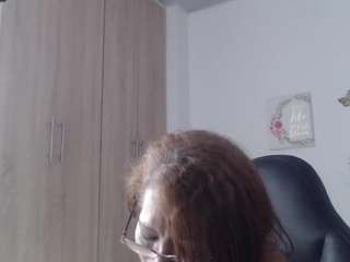 bustyxmilf live cam profile