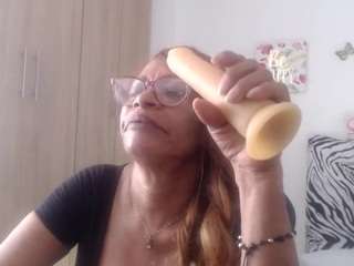 bustyxmilf
