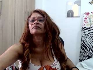 bustyxmilf