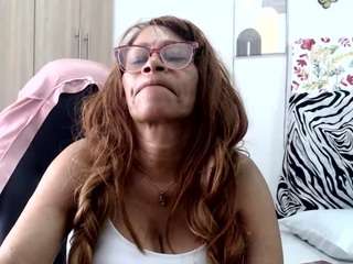bustyxmilf