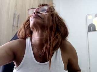 bustyxmilf