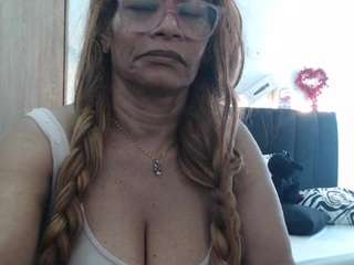 bustyxmilf