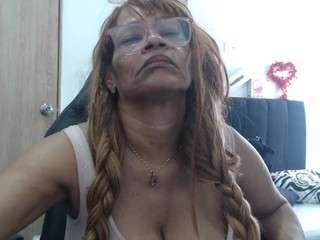 bustyxmilf