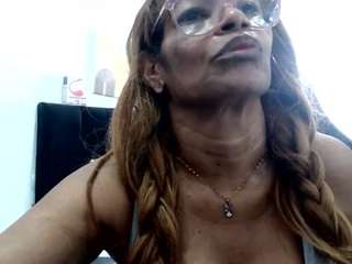 bustyxmilf