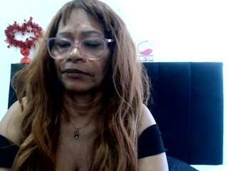 BustyXMilf live webcam show