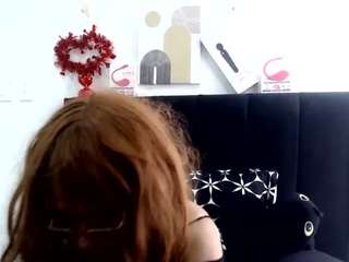 BustyXMilf live webcam show