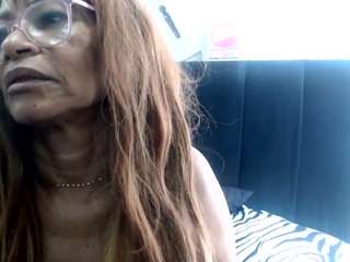 bustyxmilf