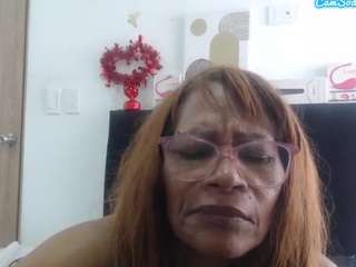 bustyxmilf
