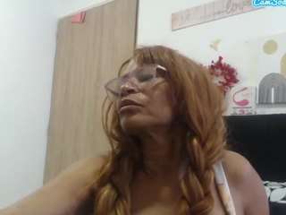 bustyxmilf