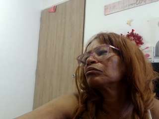 bustyxmilf