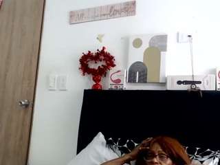 bustyxmilf