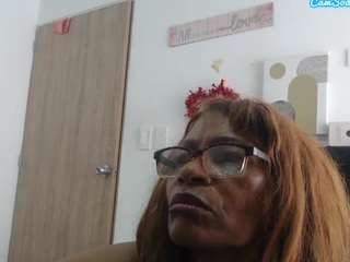 bustyxmilf