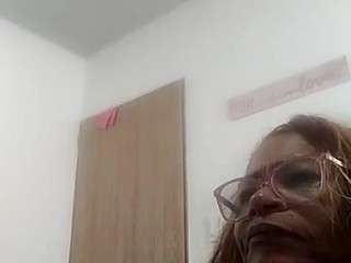 bustyxmilf