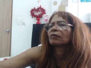 bustyxmilf