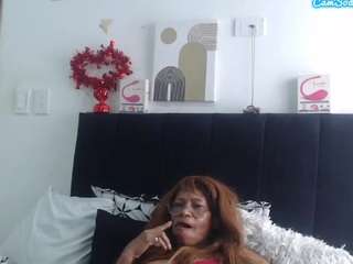 bustyxmilf