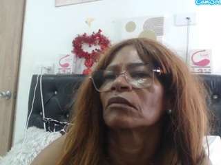 bustyxmilf